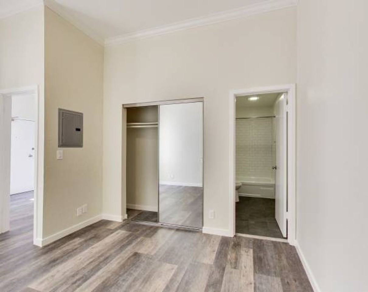 2228 Union St #207 - Photo 6 of 11