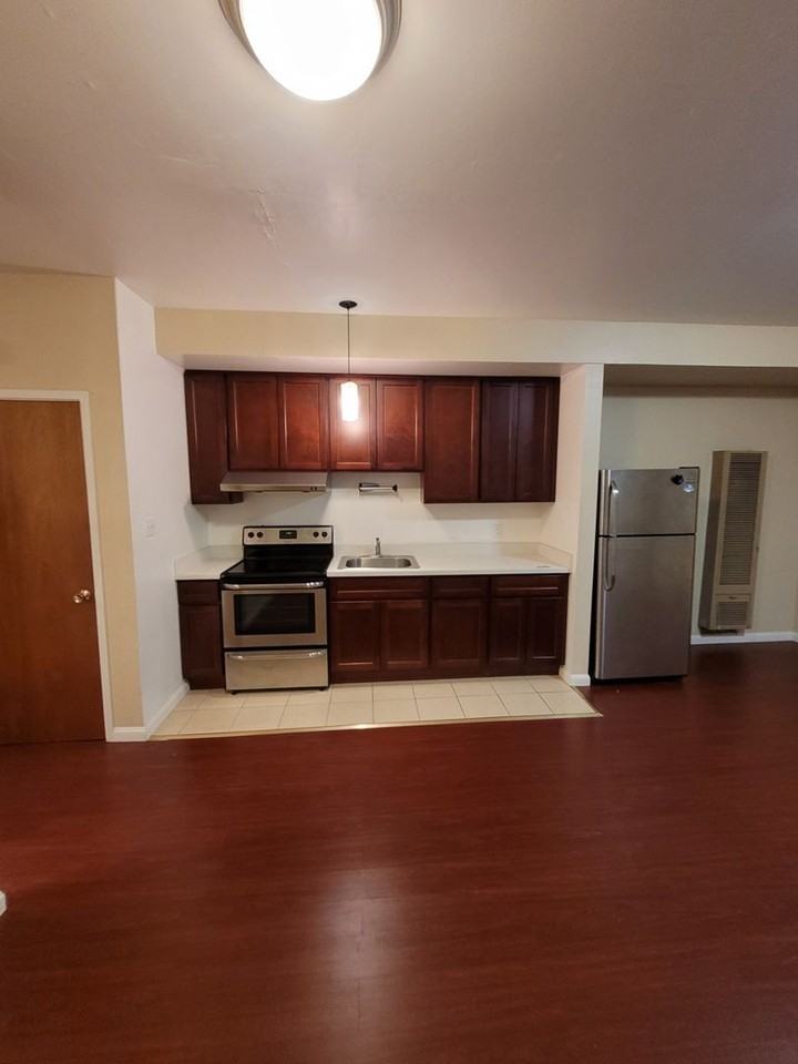 786 Jackson St #1 - Photo 2 of 10