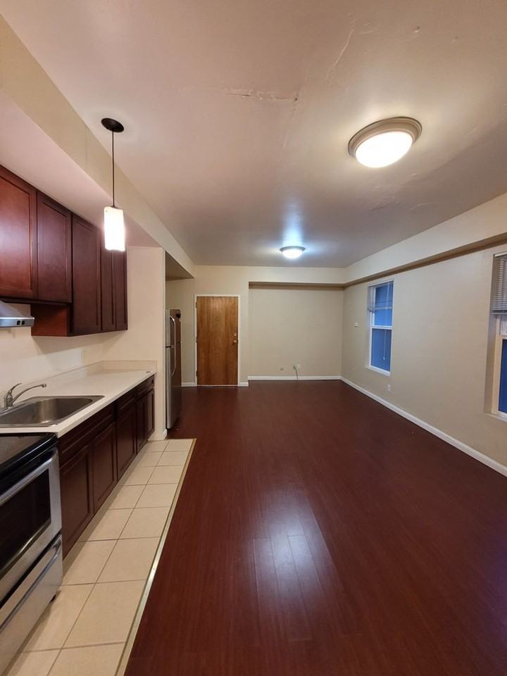 786 Jackson St #1 - Photo 3 of 10