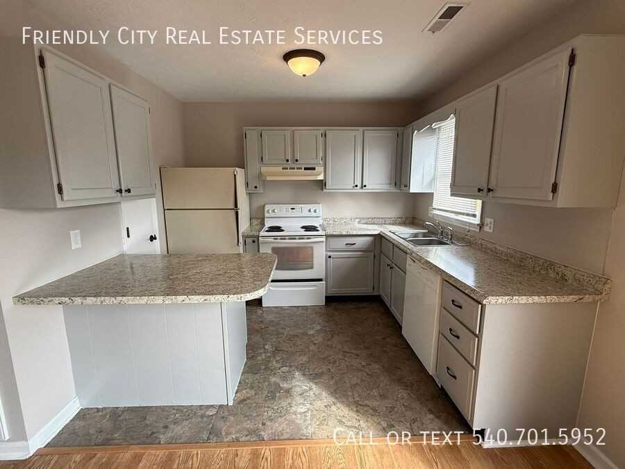 811 Vine St - Photo 3 of 17
