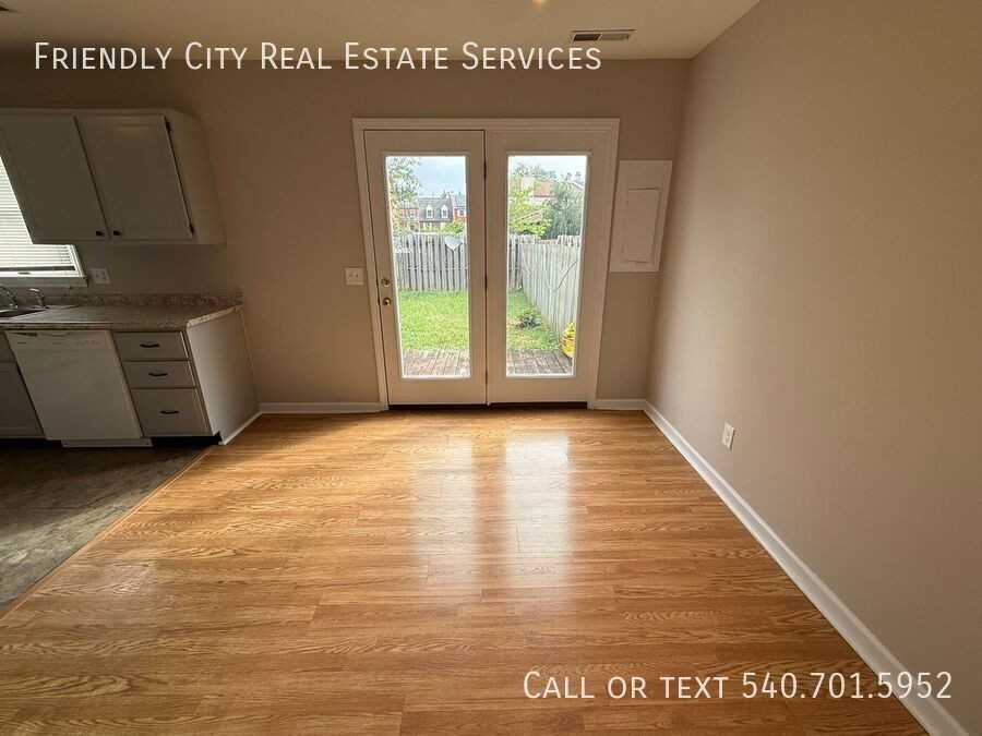 811 Vine St - Photo 7 of 17