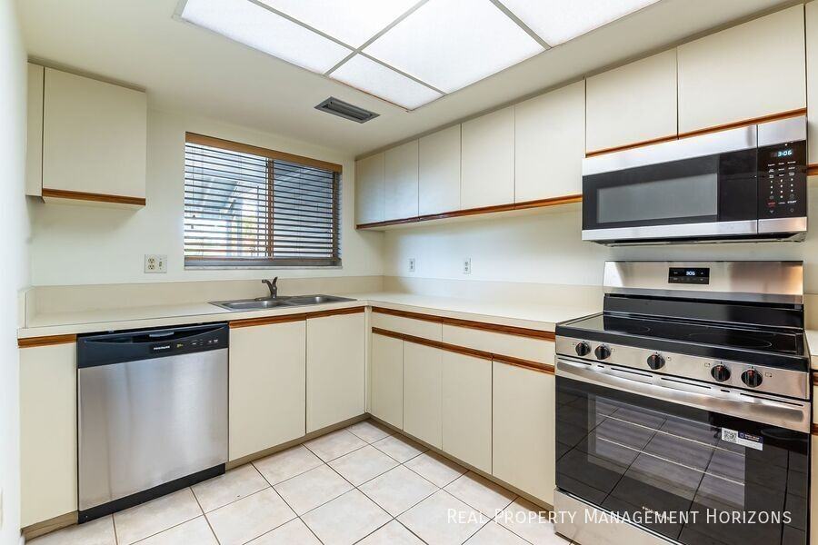 251 Fenwick Dr #14 - Photo 4 of 26