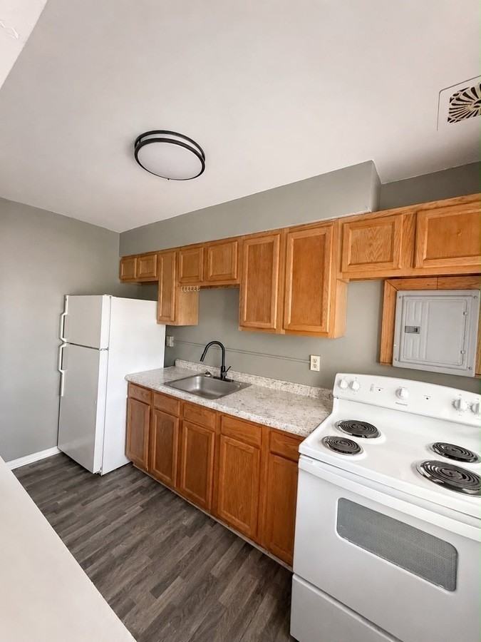 2036 Alsace Rd #16A - Photo 4 of 8