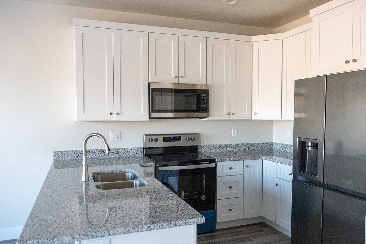 382 N 100 W - Photo 7 of 25