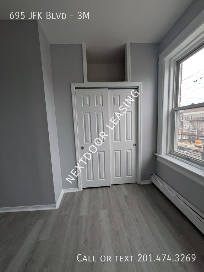 695 Kennedy Blvd #3M - Photo 7 of 8