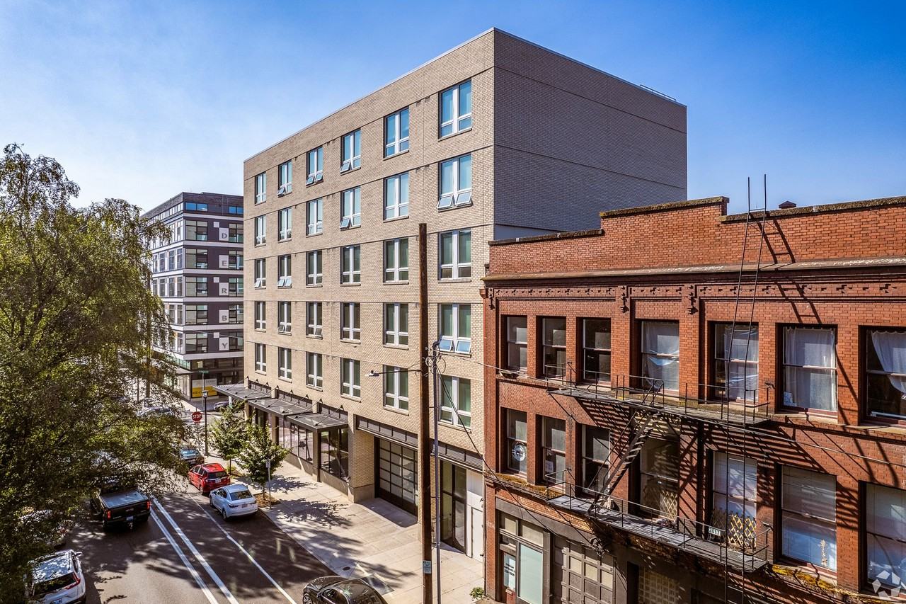KOZ on 16th - Photo 5 of 5