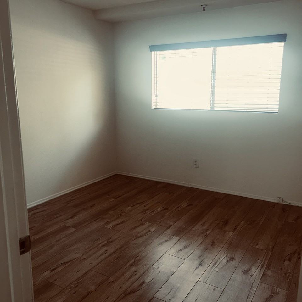 5224 Kester Ave #9 - Photo 4 of 11