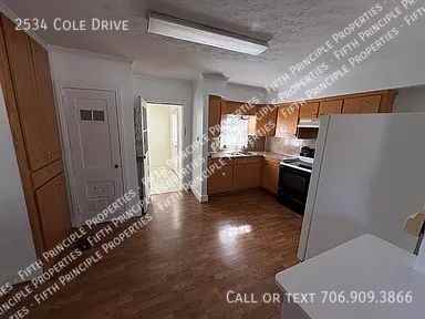 2534 Cole Dr - Photo 2 of 15
