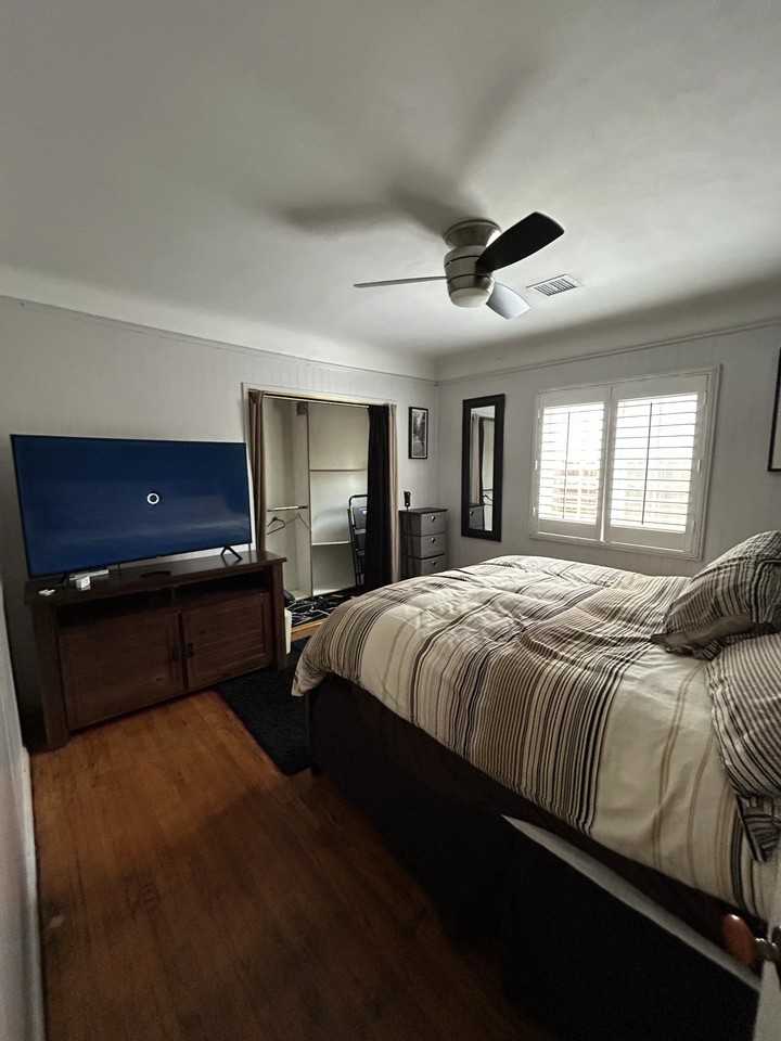 3741 6th Ave - Photo 5 of 39