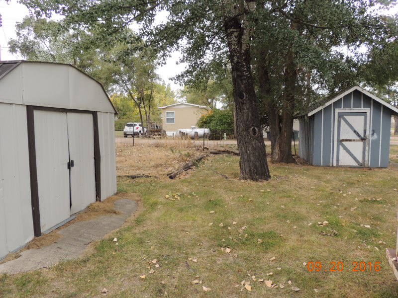 402 1st St N - Photo 3 of 14