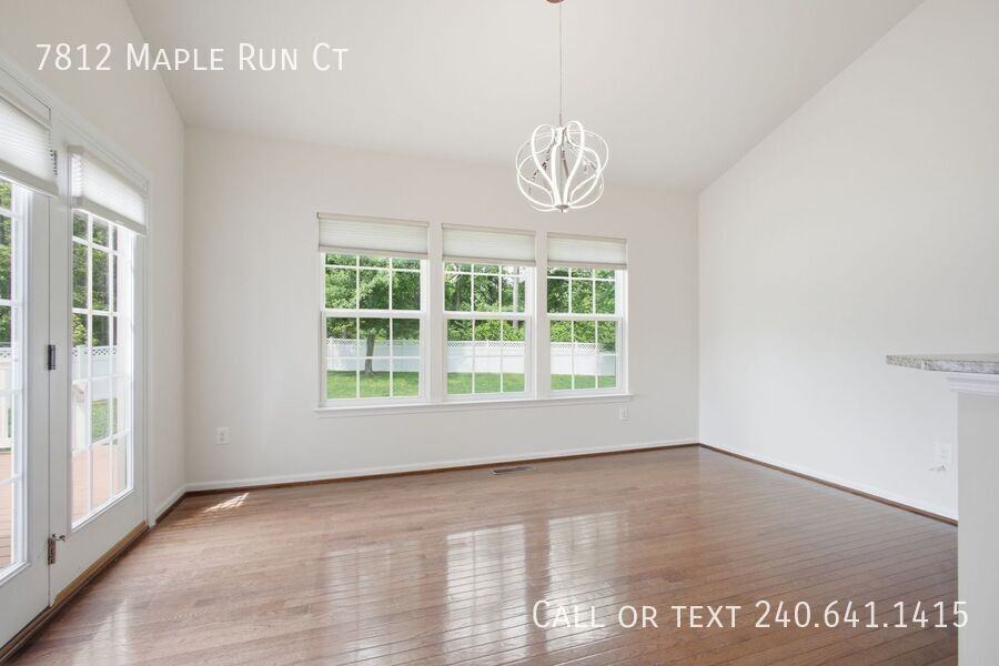 7812 Maple Run Ct - Photo 2 of 37