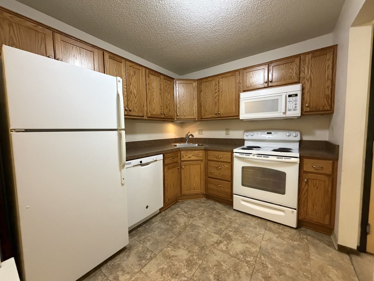 1700 Four Oaks Rd #124 - Photo 2 of 19