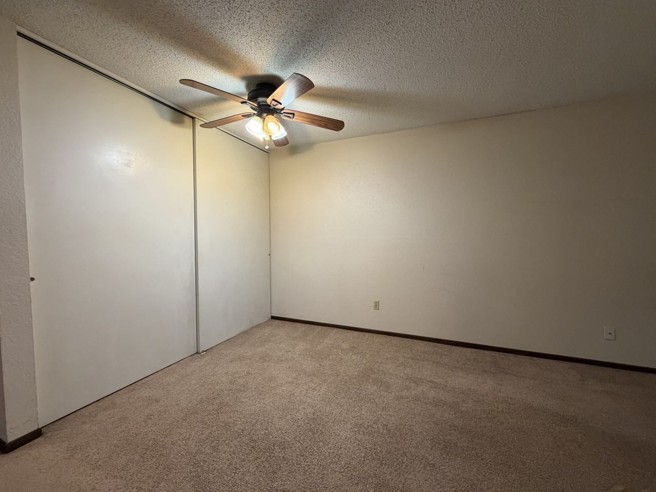 1700 Four Oaks Rd #124 - Photo 3 of 19