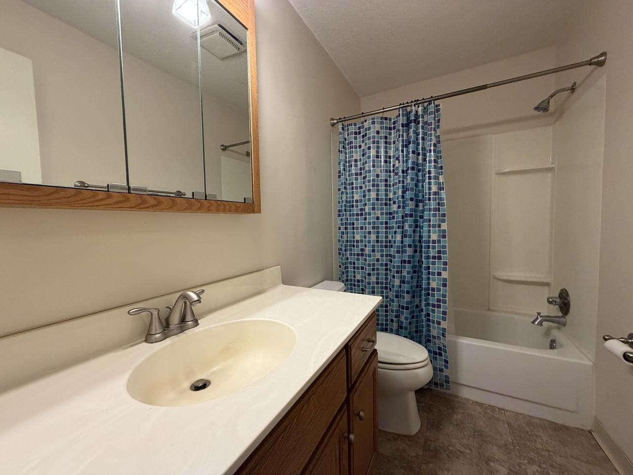 1700 Four Oaks Rd #124 - Photo 6 of 19