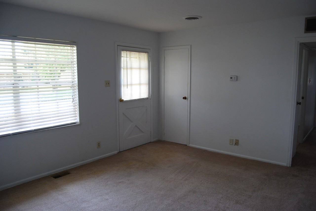 7712 Colony Ln - Photo 5 of 19