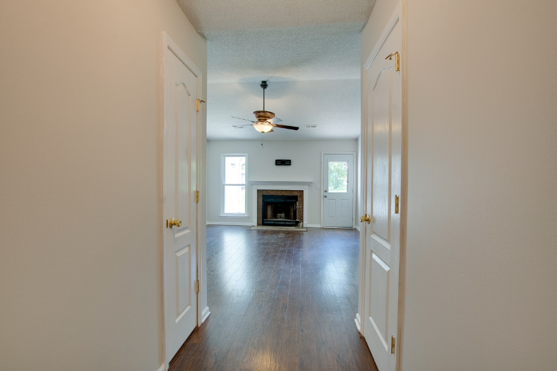 238 Barberry Ln - Photo 3 of 25