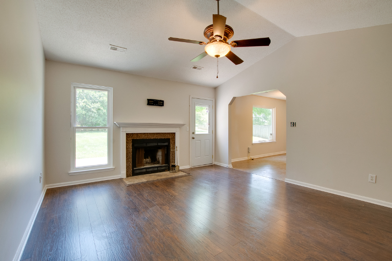 238 Barberry Ln - Photo 7 of 25