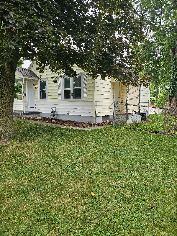1229 Spring St - Photo 2 of 19