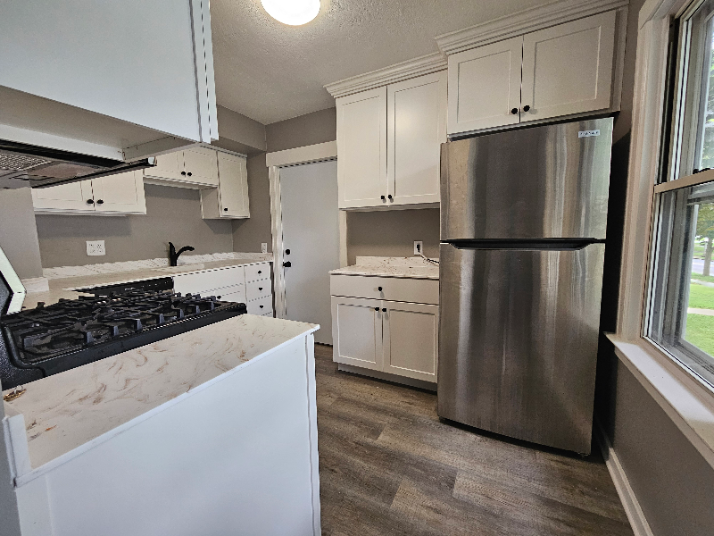 1229 Spring St - Photo 5 of 19