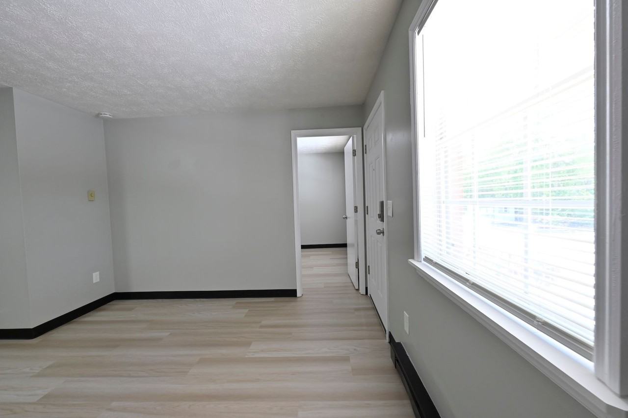 26 Sunnyslope Dr #26M - Photo 4 of 12