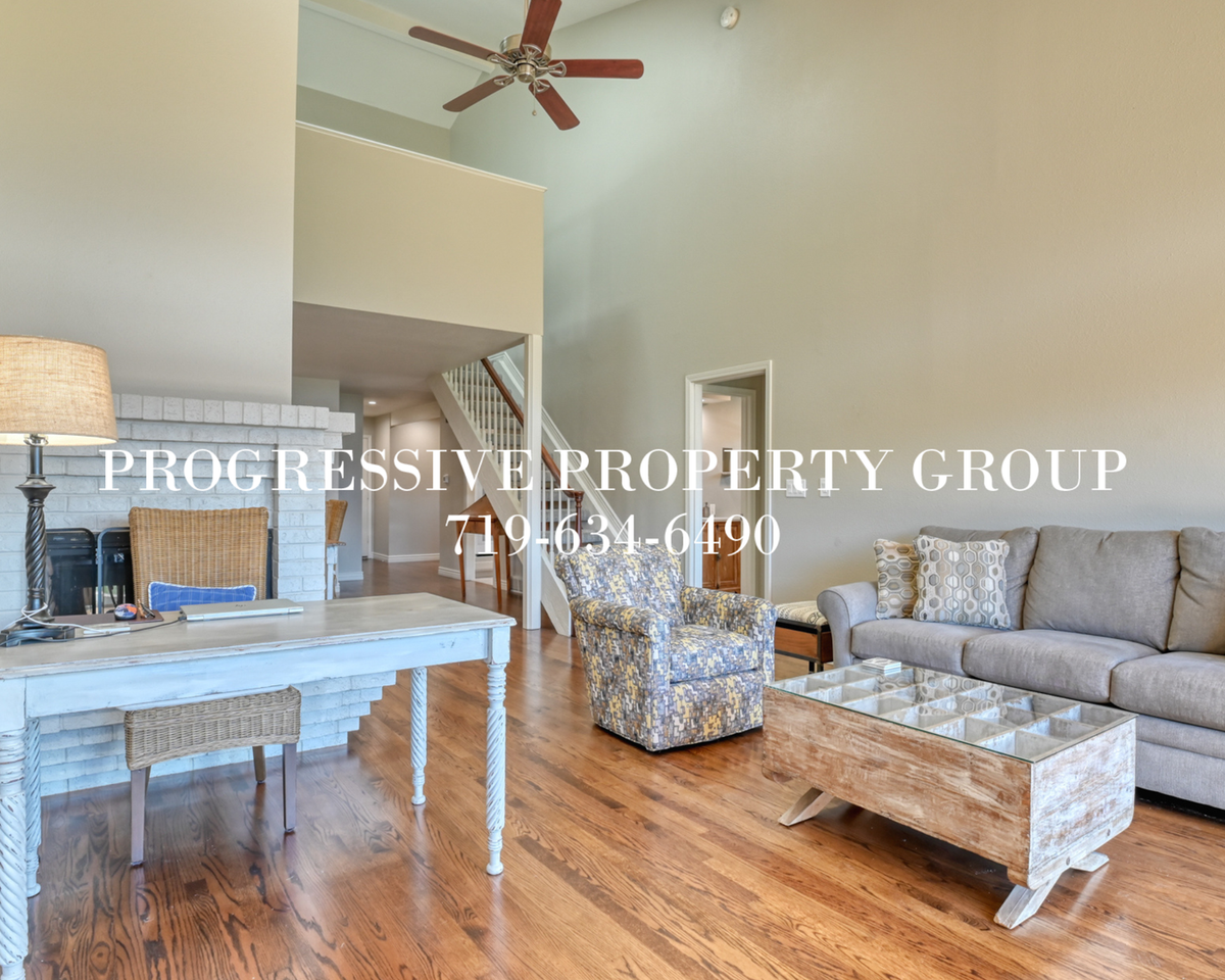 1120 Hill Cir - Photo 5 of 27
