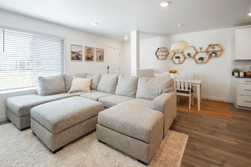 2817 N Airmen Ave - Photo 4 of 18