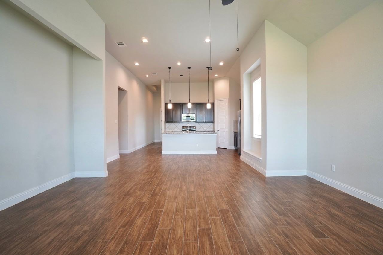 6650 Verona Pl - Photo 4 of 39