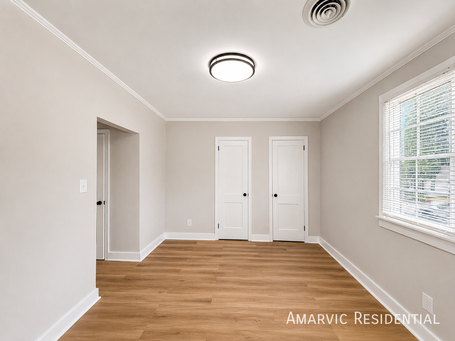 1107 College St #B - Photo 7 of 11