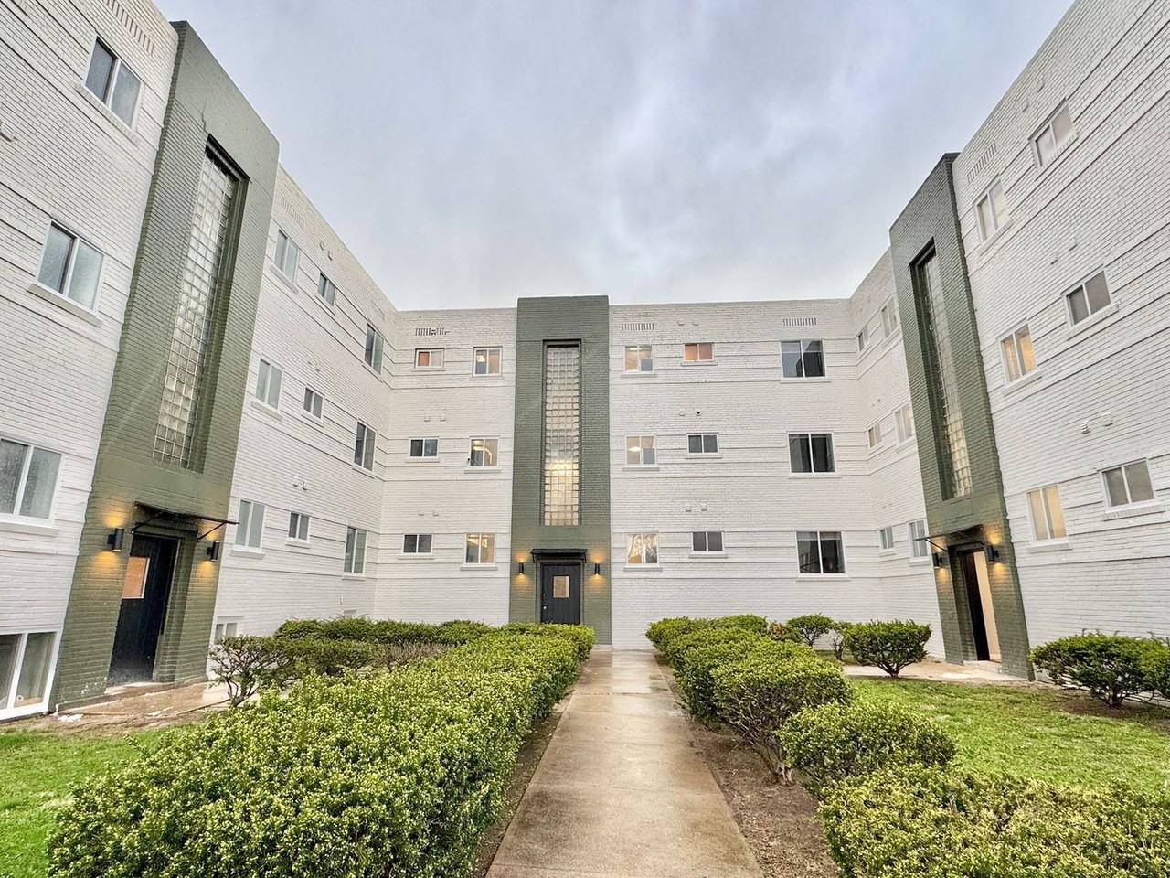 2511 Hampton Ave #2C