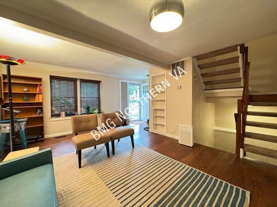 2816 Raymond Ct - Photo 3 of 33
