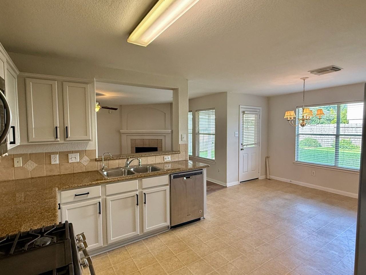 21315 Bella Mountain Dr - Photo 2 of 7