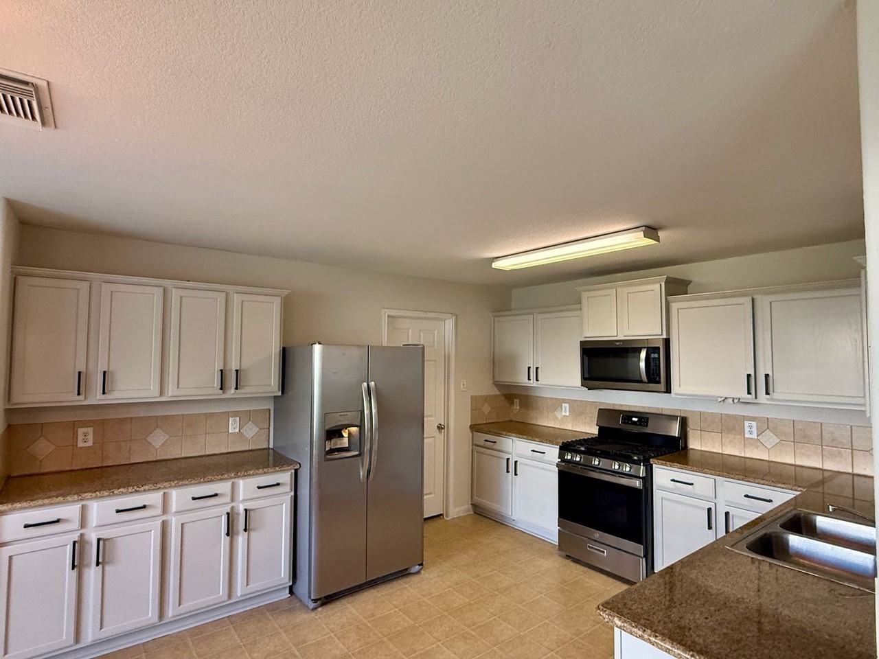 21315 Bella Mountain Dr - Photo 3 of 7