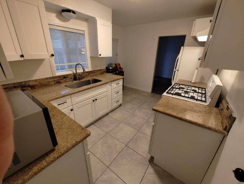 4848 70th St - Photo 4 of 10