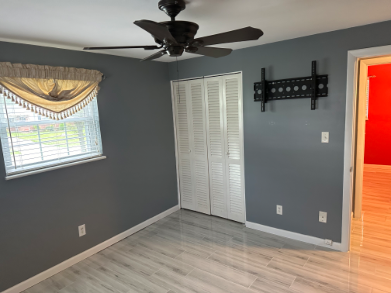 12083 Benadir Rd - Photo 5 of 13
