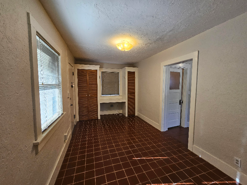 37 E University Blvd - Photo 2 of 12