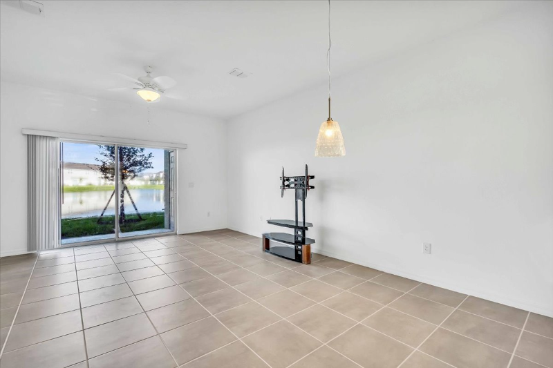 11747 Stonesmith Xing - Photo 6 of 20