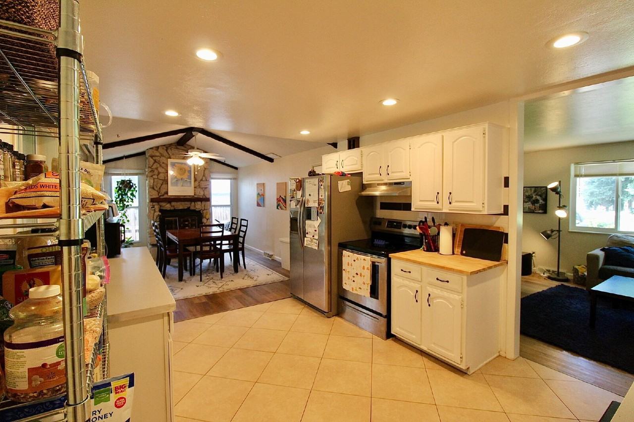 1405 Abilene Dr - Photo 5 of 25