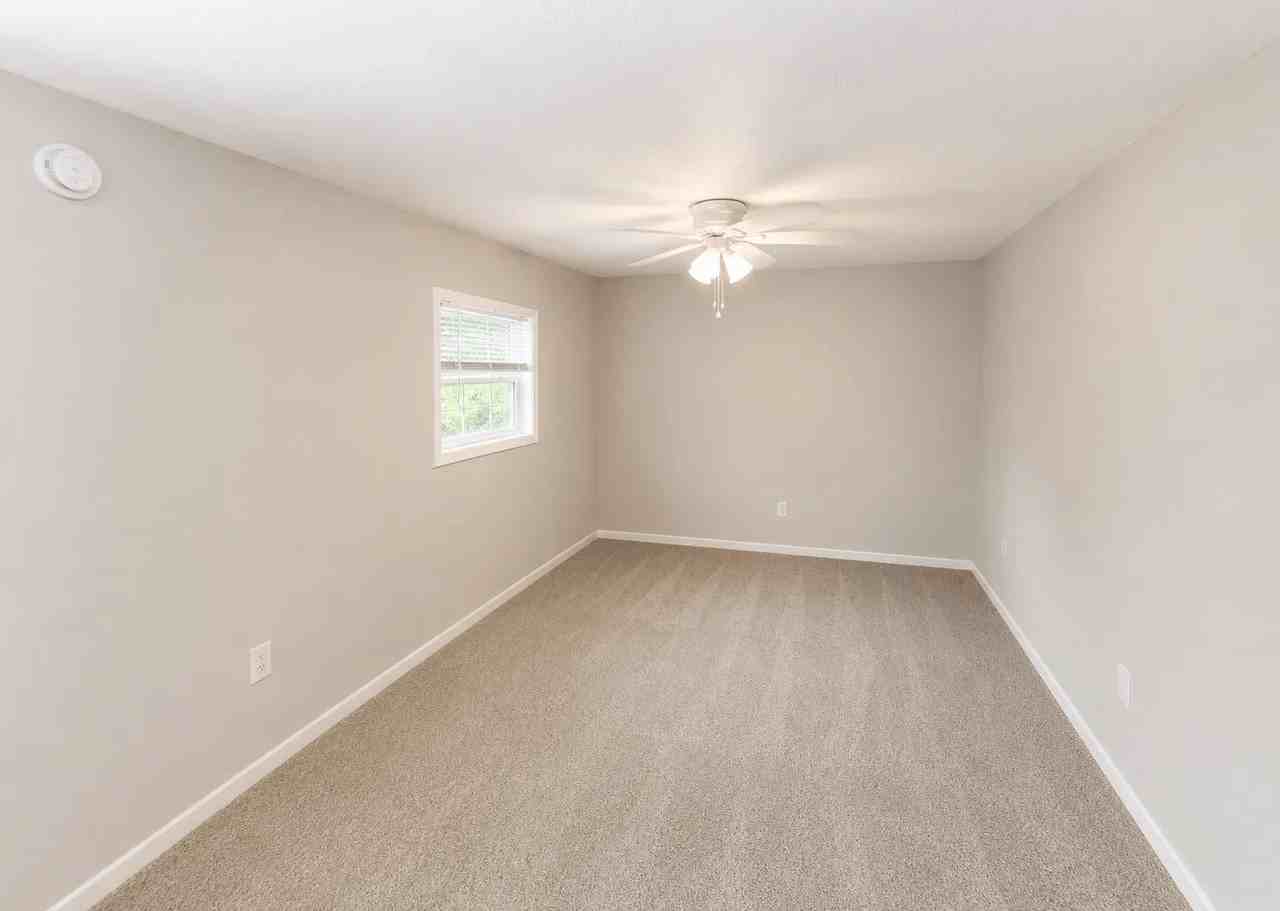 2415 W Vermijo Ave - Photo 4 of 5