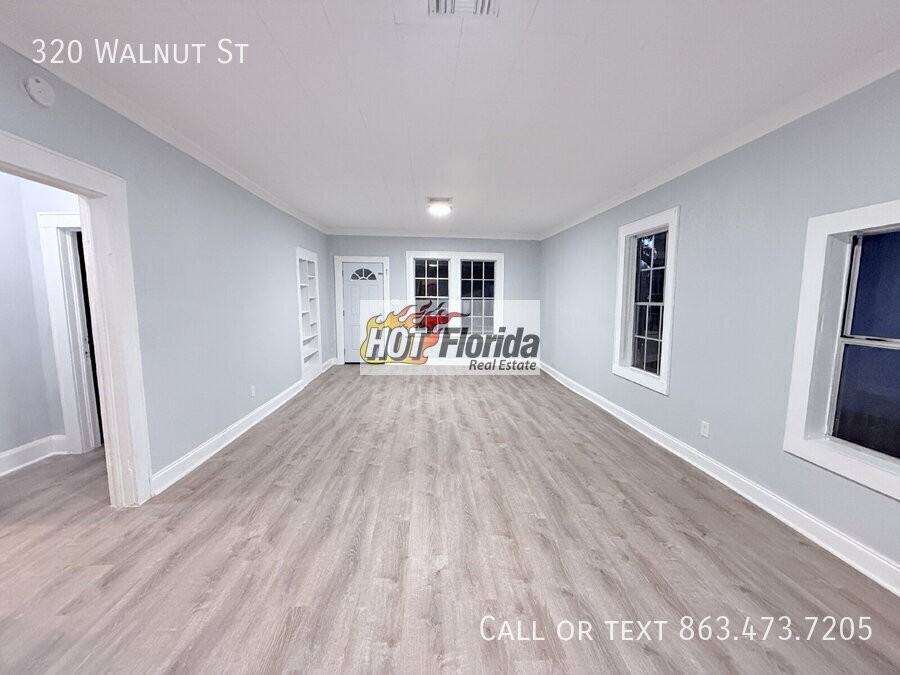 320 Walnut St - Photo 4 of 17