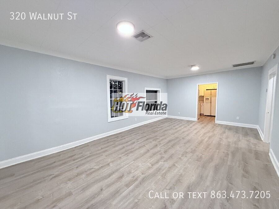 320 Walnut St - Photo 5 of 17