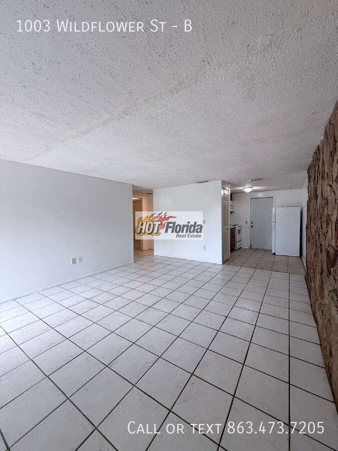 1003 Wildflower St #B - Photo 4 of 19