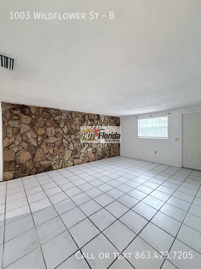 1003 Wildflower St #B - Photo 5 of 19