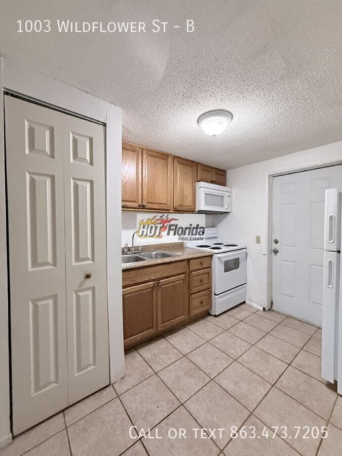 1003 Wildflower St #B - Photo 7 of 19