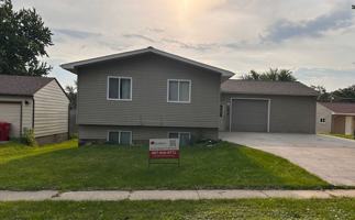 featured image of 104 1st Ave NE - 104 1st Ave NE #B