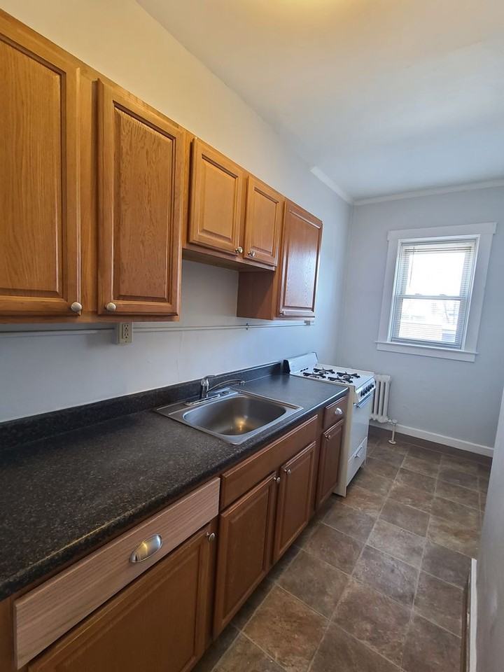 1625 East Ave Unit #205 - Photo 7 of 18
