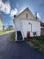 featured image of 610 S Blanchard St #UPPER