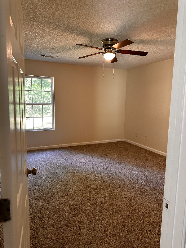 4475 Perry Ave - Photo 3 of 6