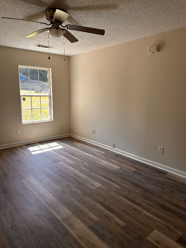 4475 Perry Ave - Photo 4 of 6