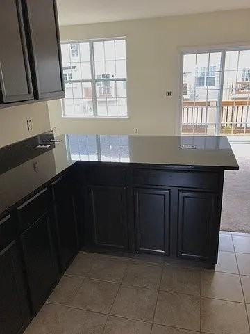 69 Melrose Ct - Photo 3 of 9