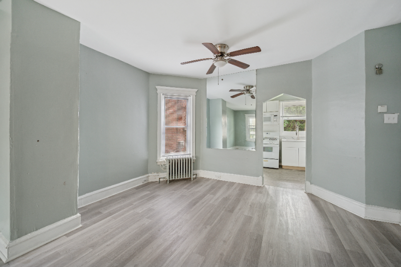 228 N Edgewood St - Photo 3 of 15